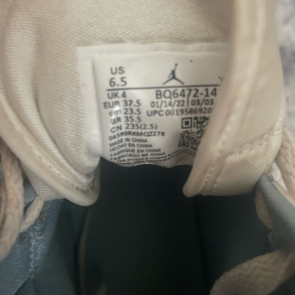 Nike blue size 6.5 kids Jordan 1s - Picture 2 of 5